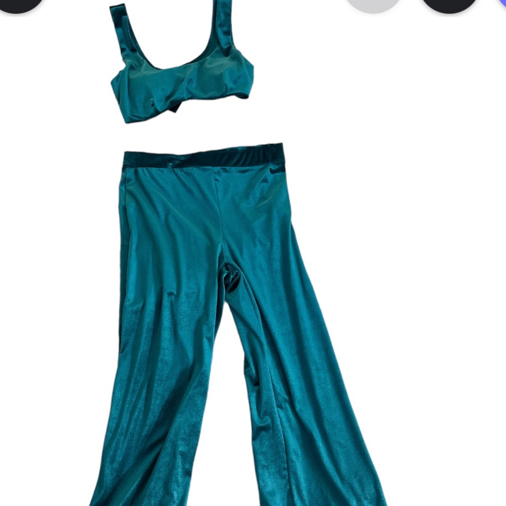 Fashion nova wide leg velvet feel two piece pant set